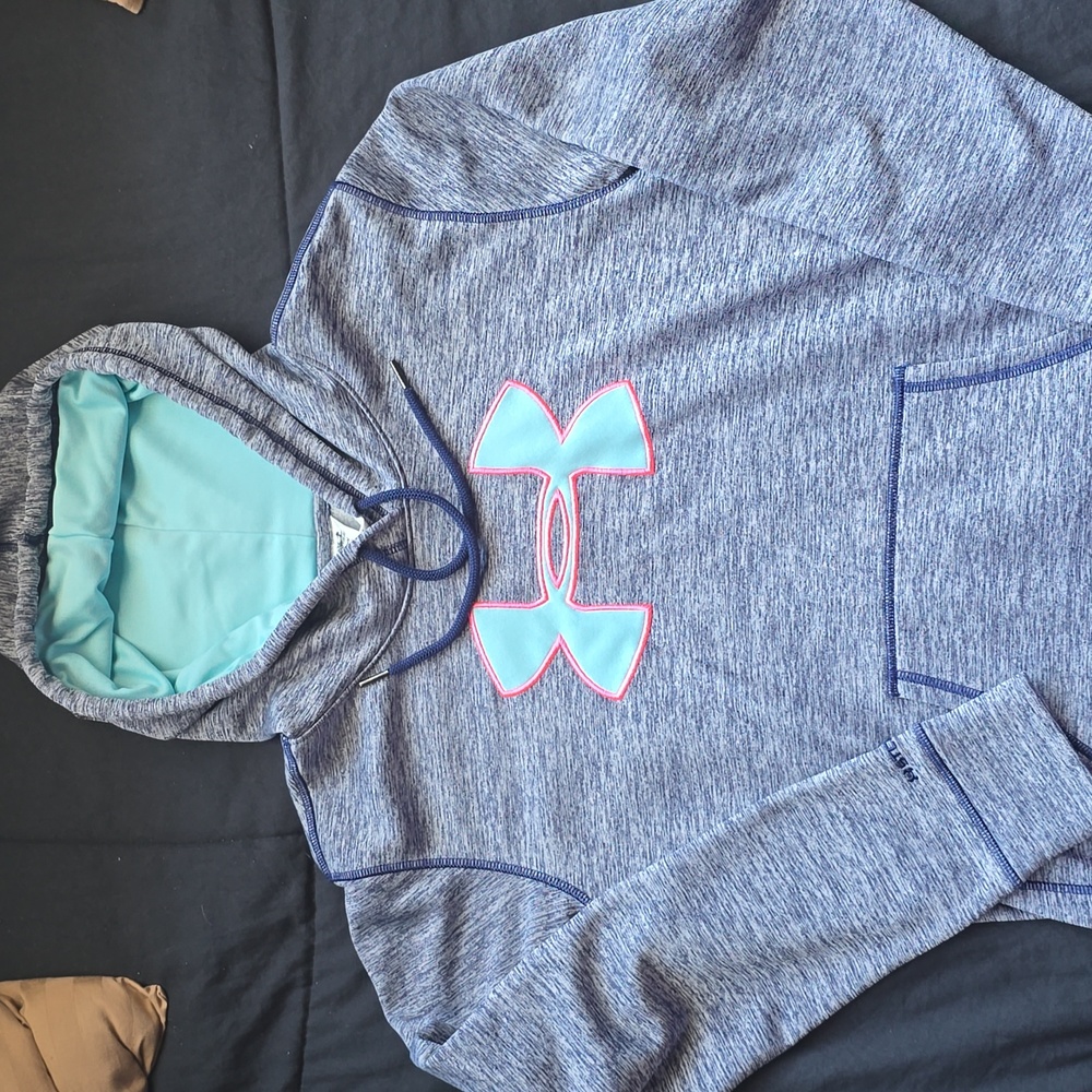 Under Armour Women's sweatshirt